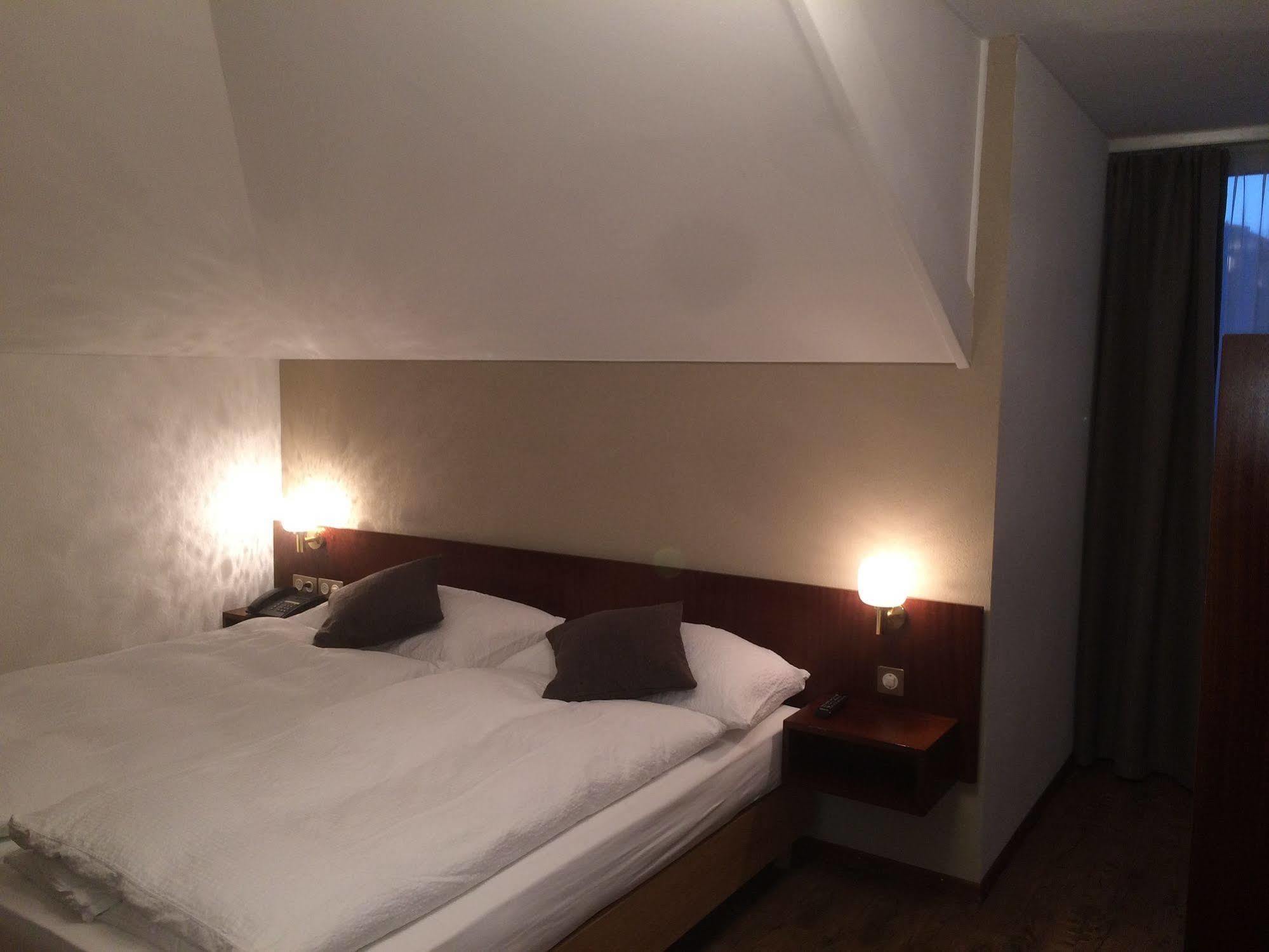 Hotel De Chailly Монтрё Экстерьер фото