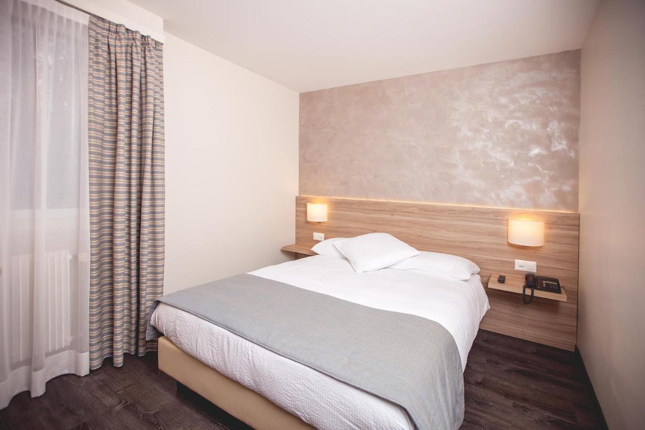Hotel De Chailly Монтрё Экстерьер фото